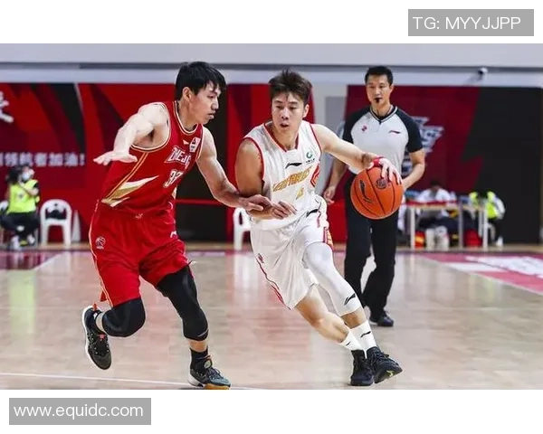 深圳篮球队在选拔赛中以67分稳居积分榜首位展现强劲实力 深圳篮球队在选拔赛中以67分稳居积分榜首位展现强劲实力